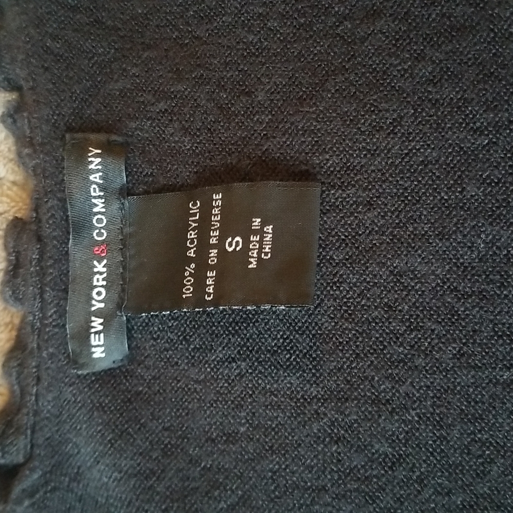 Sweater - Picture 2 of 3
